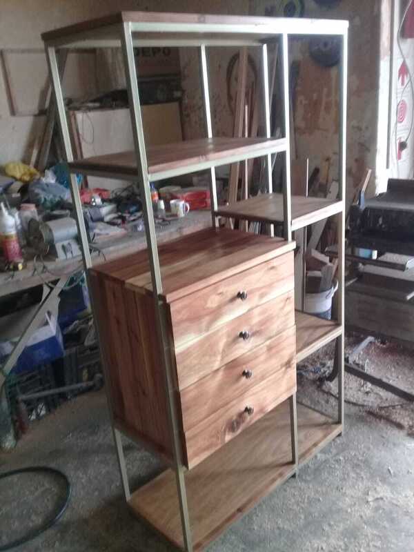 Blackwood - Metal Stand Entertainment Center